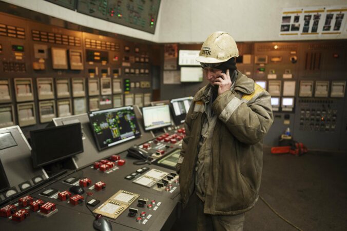 russia_ukraine_war_energy_repairs_33360 676x451
