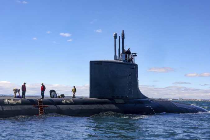 australia_us_submarine_11596 676x451