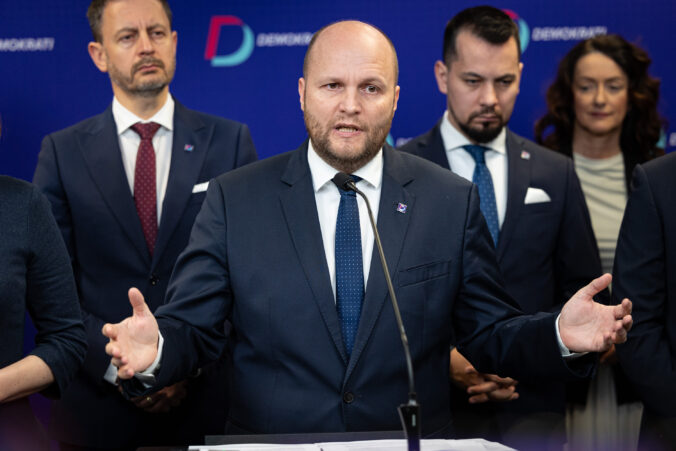 demokrati maju v prieskume agentury ipsos 52 percenta 676x451