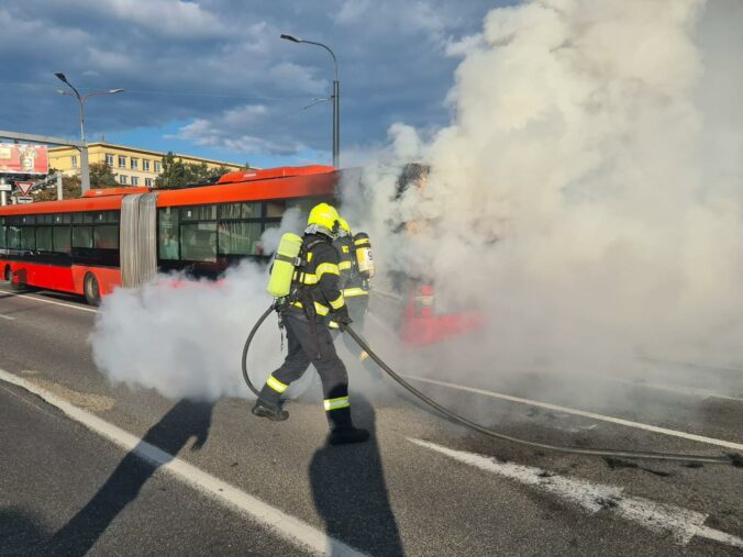 poziar autobus 676x507
