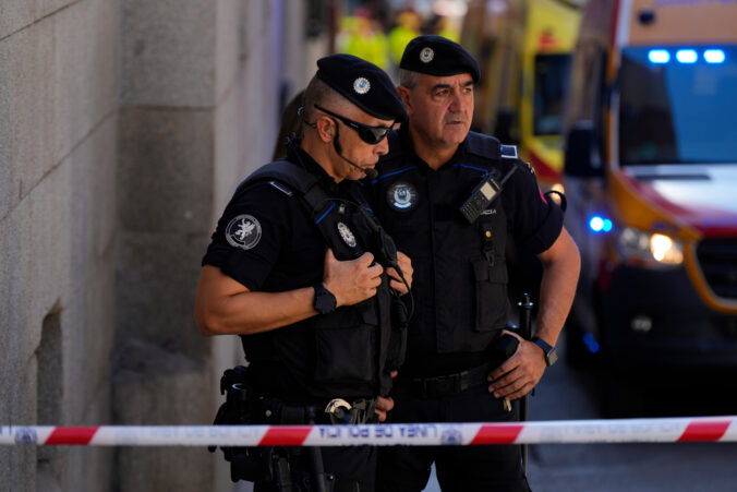 spain_building_collapse_66653 676x451