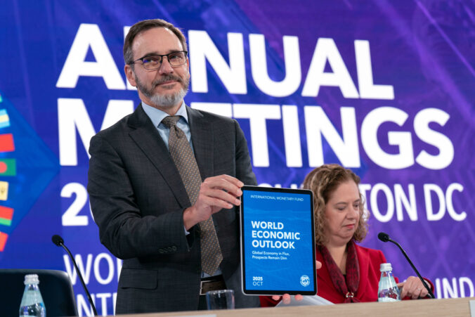 imf_world_economic_outlook_93791 676x451