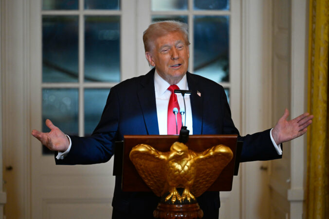 trump_04459 676x451