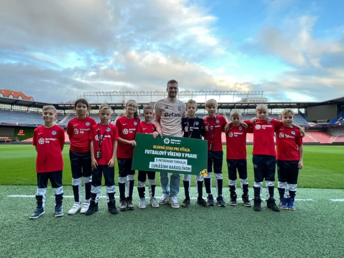 hlavna cena_majstri slovenska 2025_mcd cup_zs spojova bb_lukas haraslin 2 676x507