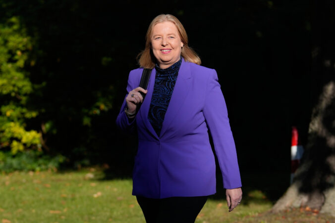 germany_cabinet_47814 1 676x451