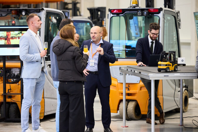 pb_25 10 14_still_0614 676x451