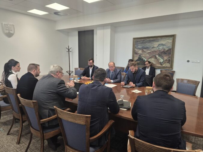 572327366_1248890470615911_2197776257954448436_n 676x507