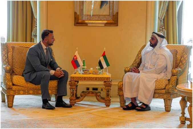 titulka estok 676x451