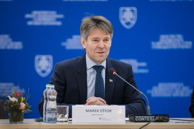 67f3e62a8dda1540902032 676x451