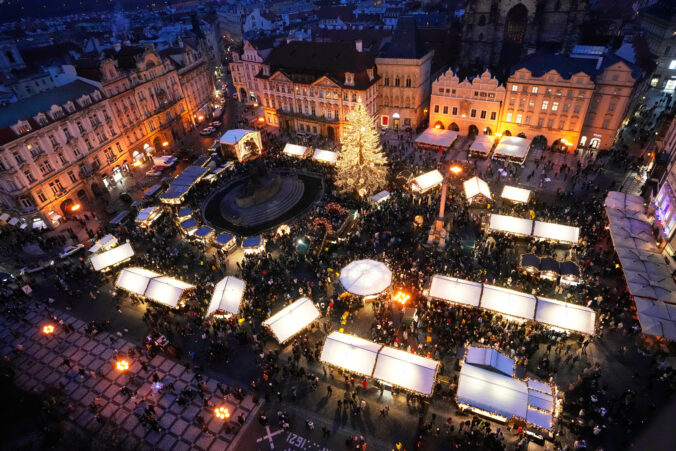 czech_republic_christmas_market_47827 676x451