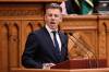 Péter Magyar sa oficiálne stal novým maďarským premiérom, na parlament sa vrátila zástava Európskej únie