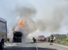Horiaci kamión zastavil dopravu na D2, smer do Bratislavy museli úplne uzavrieť – VIDEO