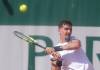Prehrával 2:5 v piatom sete a vyhral. Kokkinakis postúpil do 2. kola v Paríži ako 855. hráč rebríčka ATP