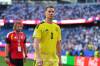 Neuer bol smutný po zápase s Paraguajom, ale jeho manželka ukázal tehotenské bruško
