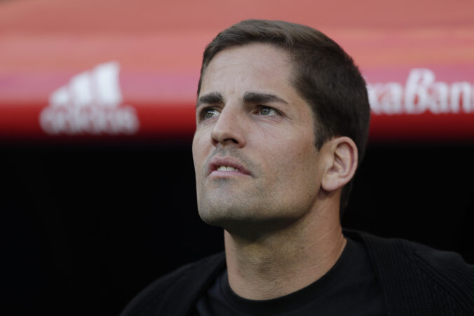 spain_soccer_robert_moreno_56252 13f0ac5a4dc54ae2a4e88afdf15cf2f9 676x451