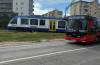 Dopravná nehoda v Bratislave. Na železničnom priecestí sa zrazil autobus MHD s vlakom
