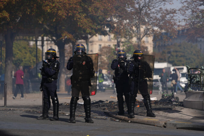 france_protests__7_11 676x451