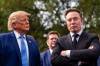 Musk navrhol, Trump súhlasil. Za problémy so Starlinkom na Ukrajine nesú zodpovednosť obaja, tvrdí The Telegraph