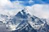 Nemecký horolezec zahynul po páde z výšky 1500 metrov, deň predtým zdolal vrchol Ama Dablam